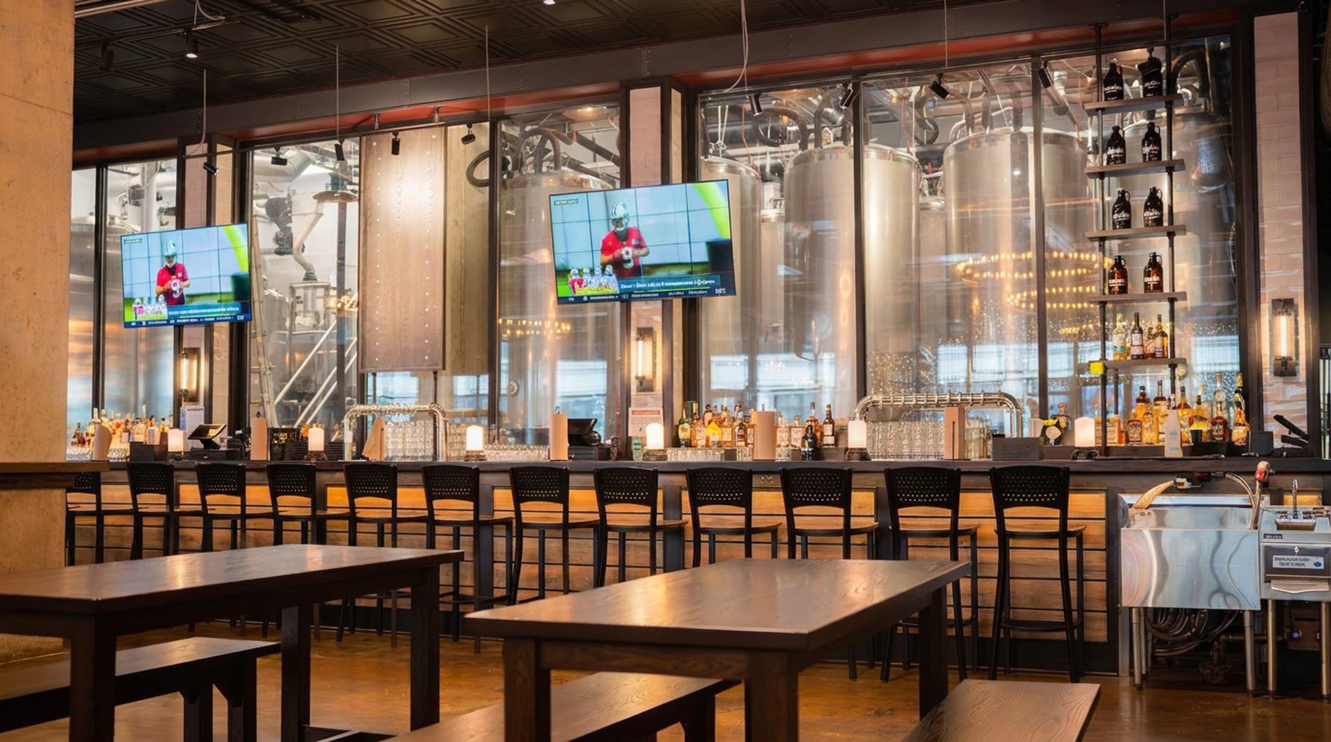 Up to 350 guests in Lakeview